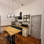 Appartamento Cuba Braşov